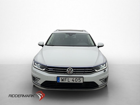 Volkswagen Passat 2 of 30