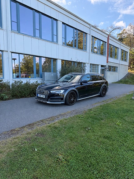 Audi A6 allroad 2 of 11