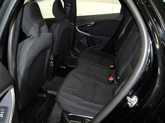 Volvo V40 17 of 18