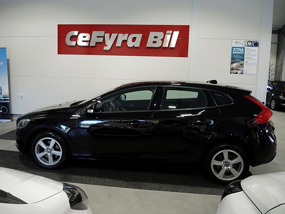 Volvo V40 6 of 18