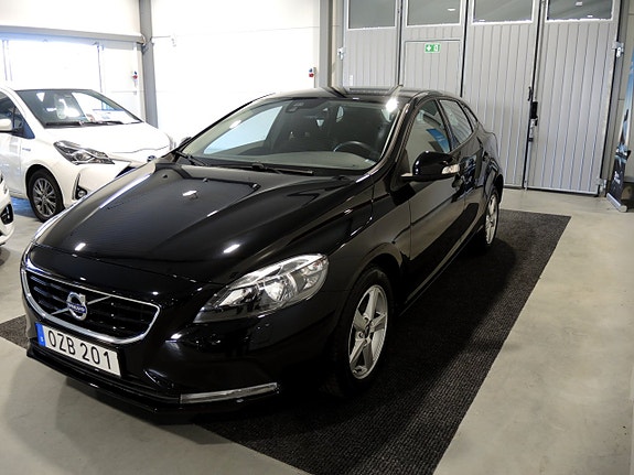 Volvo V40 4 of 18