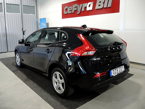 Volvo V40 7 of 18