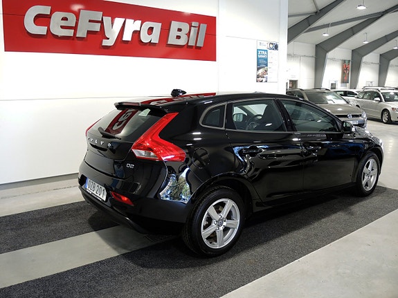 Volvo V40 9 of 18