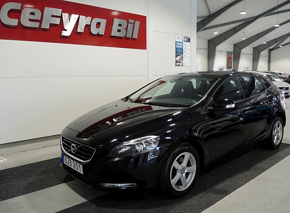 Volvo V40 3 of 18