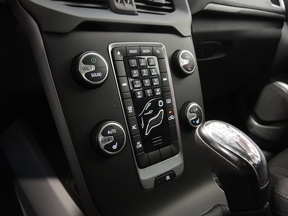 Volvo V40 14 of 18