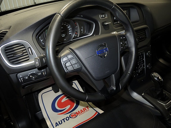 Volvo V40 12 of 18