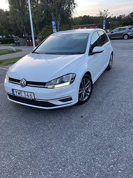 Volkswagen Golf VII 2 of 10