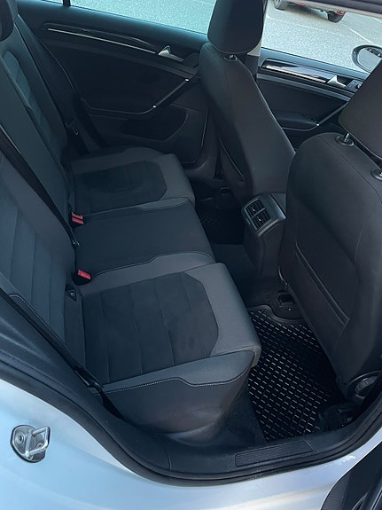 Volkswagen Golf VII 10 of 10