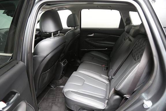 Hyundai Santa Fe 26 of 30