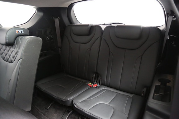 Hyundai Santa Fe 27 of 30