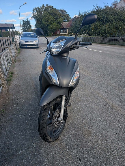 Honda Nsc50 vision 2 of 5