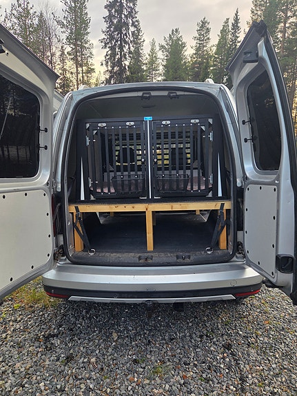 Volkswagen Caddy Alltrack 6 of 7