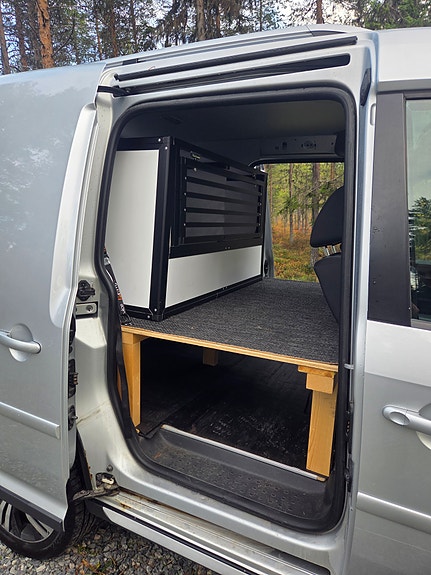 Volkswagen Caddy Alltrack 5 of 7