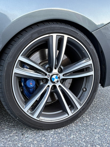 BMW M240i 8 of 16