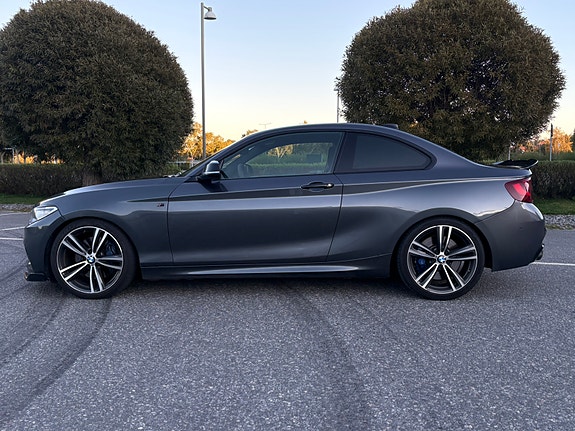 BMW M240i 5 of 16