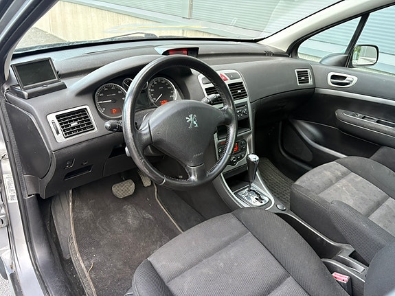 Peugeot 307 SW 5 of 7