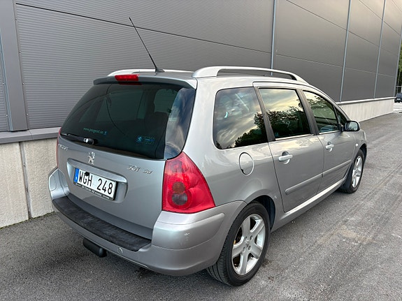 Peugeot 307 SW 4 of 7