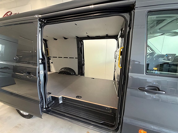 Volkswagen Crafter 35 12 of 26