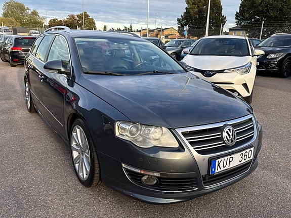 Volkswagen Passat 3 of 30