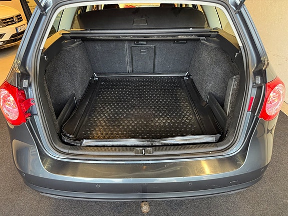 Volkswagen Passat 24 of 30