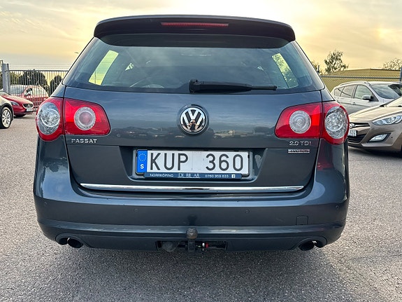 Volkswagen Passat 8 of 30