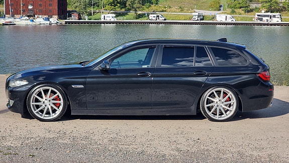BMW 520d 3 of 7