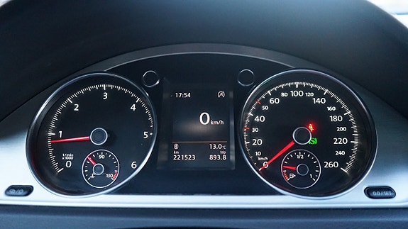Volkswagen Passat Alltrack 18 of 23