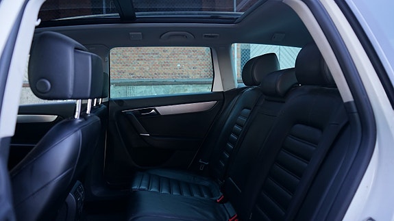 Volkswagen Passat Alltrack 13 of 23