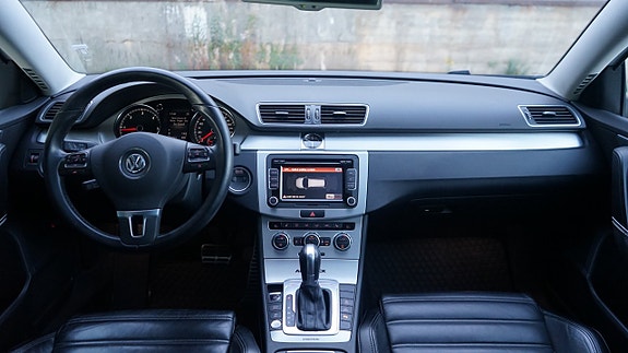 Volkswagen Passat Alltrack 14 of 23