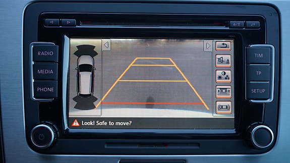 Volkswagen Passat Alltrack 19 of 23