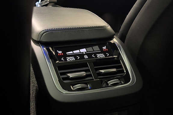 Volvo XC60 11 of 27