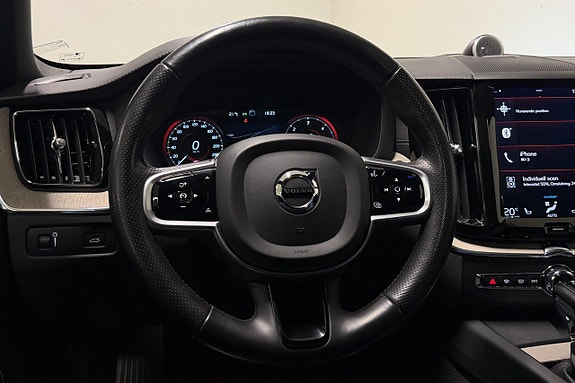 Volvo XC60 13 of 27