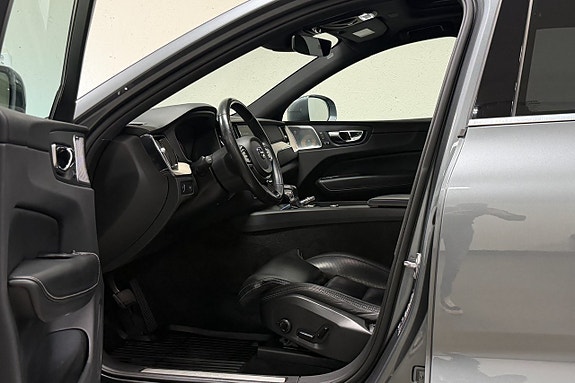 Volvo XC60 6 of 27