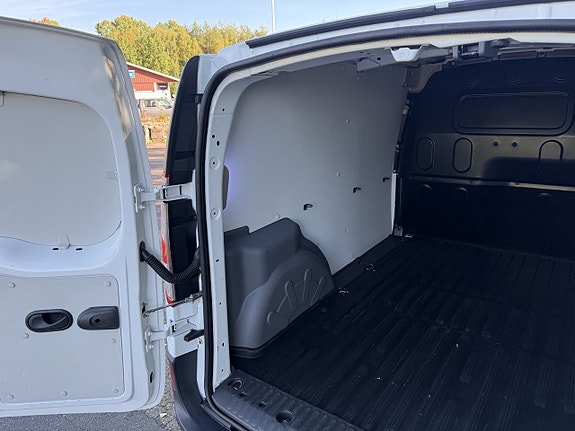 Renault Kangoo Maxi 13 of 17