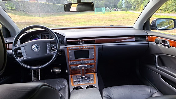Volkswagen Phaeton 11 of 12