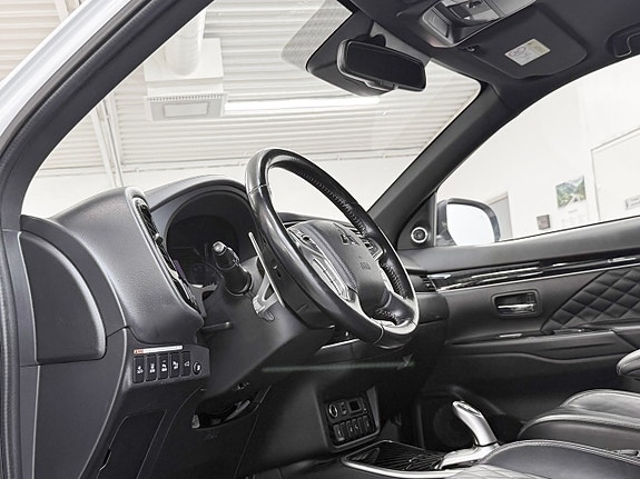 Mitsubishi Outlander 17 of 30