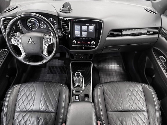Mitsubishi Outlander 2 of 30