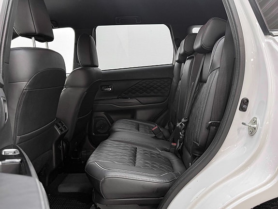 Mitsubishi Outlander 13 of 30