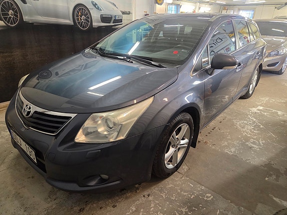 Toyota Avensis 5 of 15