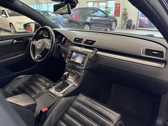 Volkswagen Passat 9 of 25