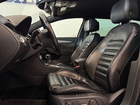 Volkswagen Passat 10 of 25