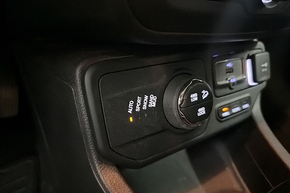 Jeep Renegade 16 of 20