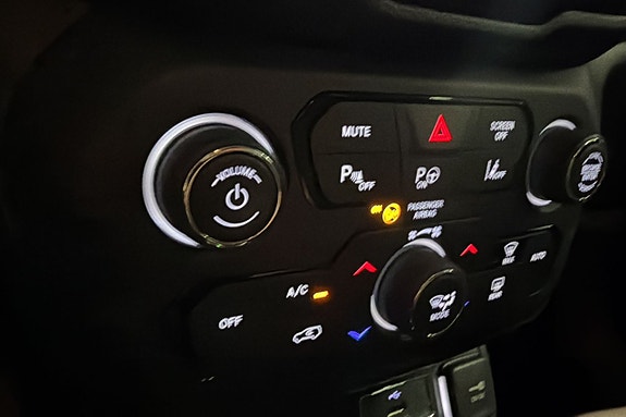 Jeep Renegade 17 of 20