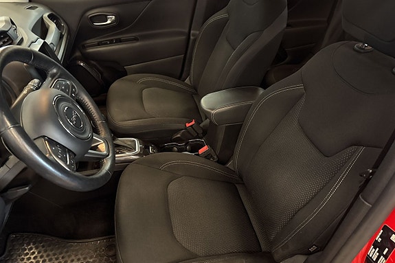 Jeep Renegade 9 of 20
