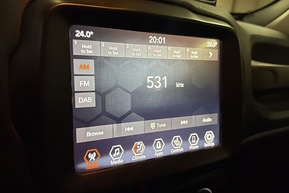 Jeep Renegade 15 of 20