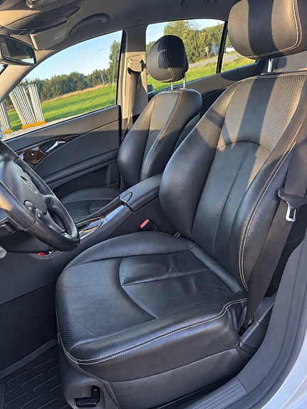 Mercedes-Benz E200 9 of 12
