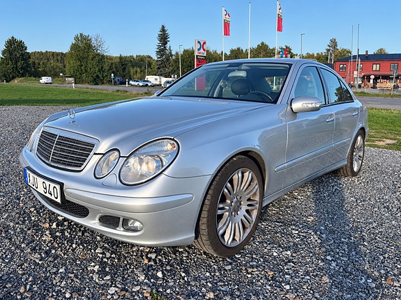 Mercedes-Benz E200 3 of 12