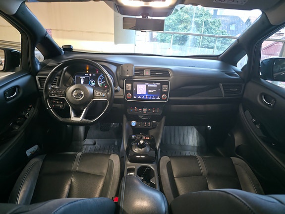 Nissan Leaf 9 of 21