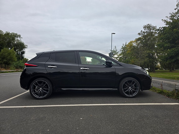 Nissan Leaf 5 of 21