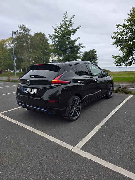 Nissan Leaf 4 of 21